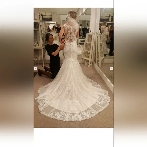 Lillian West #6521 Wedding Gown Dress Ivory Size 10 New w/Tags - Picture 5 of 6